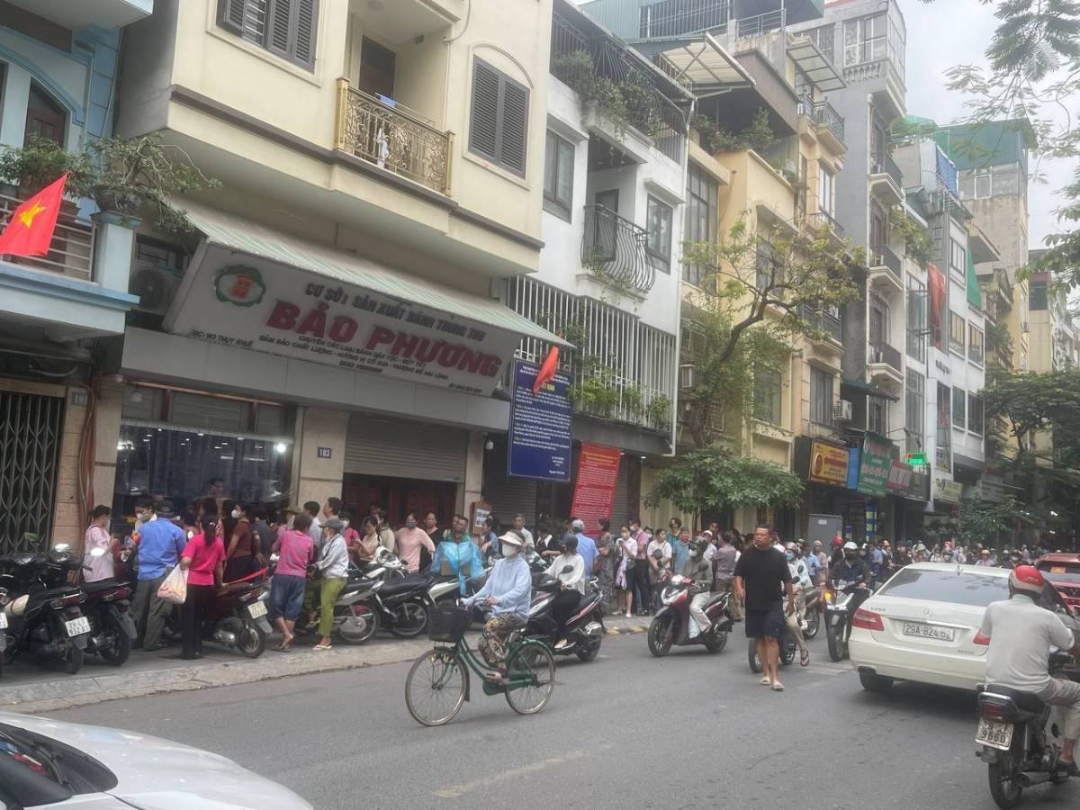 Bảo Phương và câu chuyện chiếc bánh giữ chân người Hà Nội qua nhiều thế hệ