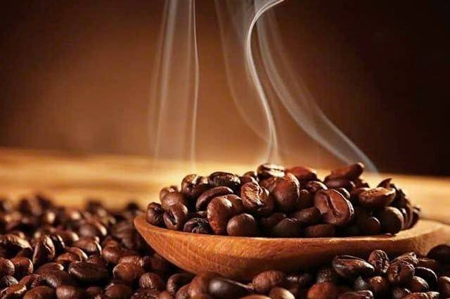 Sức ép nguồn cung đè nặng thị trường cà phê toàn cầu