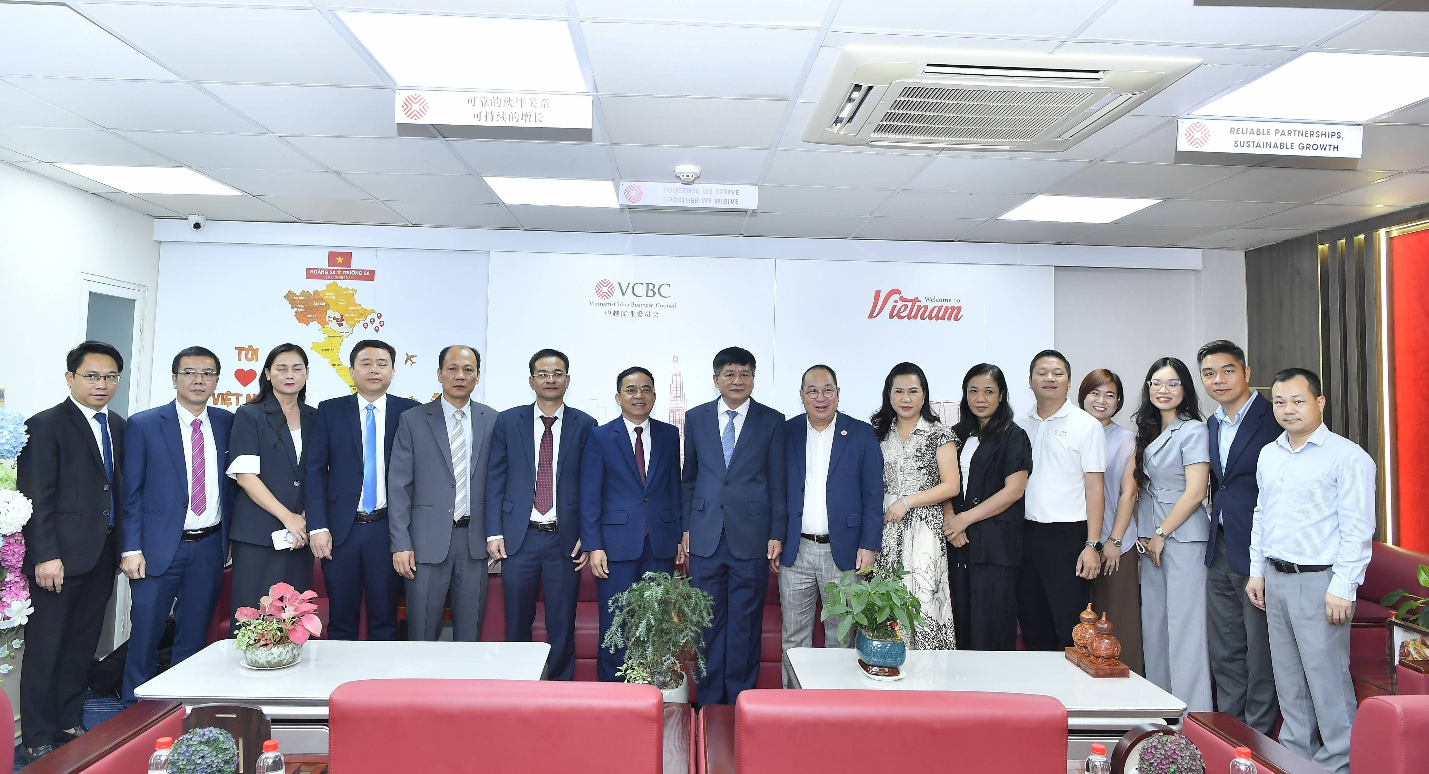 Điện Biên tìm đối tác Trung Quốc phát triển hạ tầng, logistics, thể thao và nghỉ dưỡng