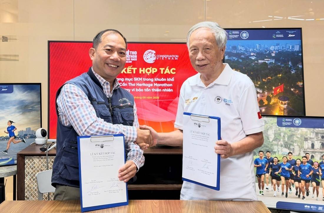 Thay vì chỉ truyền tải thông điệp bảo tồn qua các hoạt động chuyên môn, hai bên thống nhất đưa nội dung này trực tiếp vào trải nghiệm của người chạy.