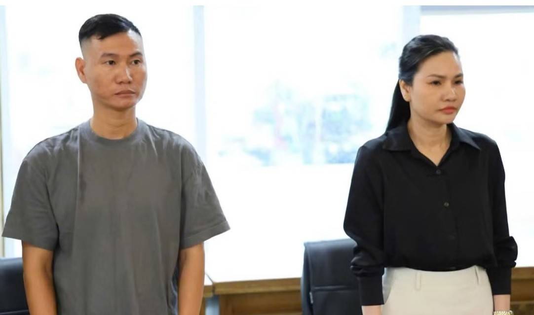 Lê Thị Thanh Thuận và Lê Văn Trường buôn lậu 80 máy chơi game nhập khẩu qua cảng Tiên Sa. (Ảnh: Công an cung cấp)