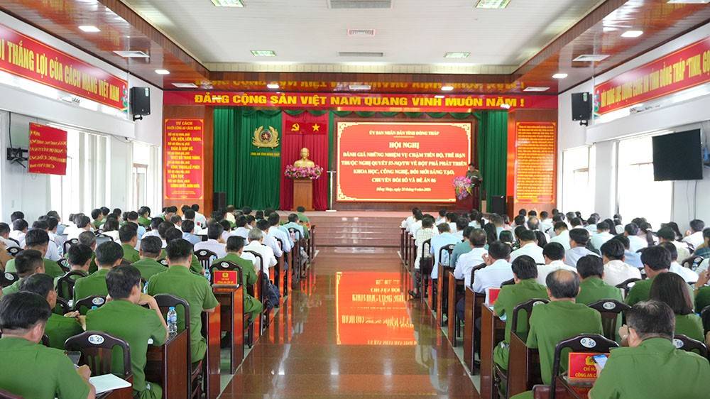 Phó Bí thư Tỉnh ủy, Chủ tịch Ủy ban nhân dân tỉnh Nguyễn Thanh Nhàn dự và chỉ đạo Hội nghị trực tuyến triển khai nhiệm vụ và rà soát các nội dung chậm tiến độ thuộc Nghị quyết số 57-NQ/TW của Bộ Chính trị về đột phá phát triển khoa học, công nghệ, đổi mới sáng tạo, chuyển đổi số và Đề án 06.