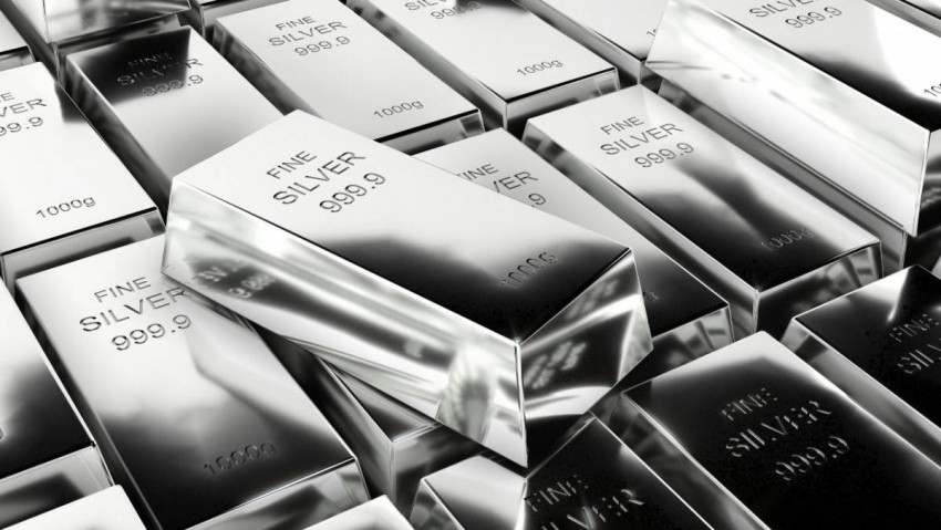 Giá bạc lao dốc về đáy hai tuần do lo ngại FED tiếp tục duy trì chính sách tiền tệ cứng rắn