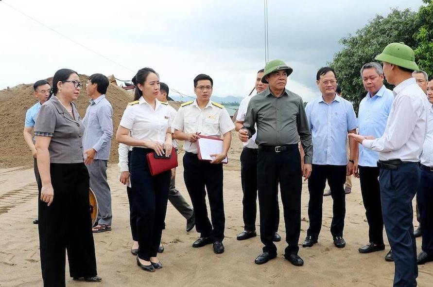 Chủ tịch tỉnh Nghệ An chỉ đạo kiểm soát chặt hoạt động vận chuyển, mua bán khoáng sản