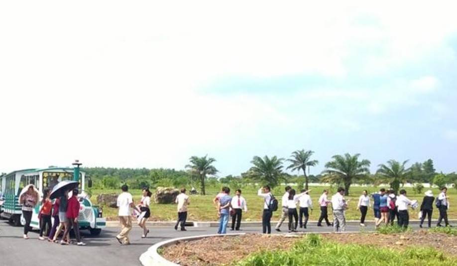 Doanh nghiệp làm dự án phải hoàn thiện pháp lý, hạ tầng và nghĩa vụ tài chính, trong khi đất nền tự phát có thể được phân lô, bán với điều kiện đơn giản hơn - (Ảnh minh họa). 