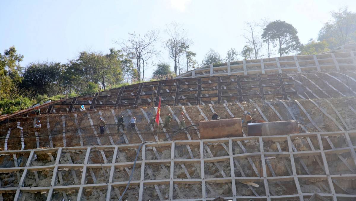 Lai Châu dồn lực tháo gỡ điểm nghẽn, tăng tốc hầm đường bộ Hoàng Liên