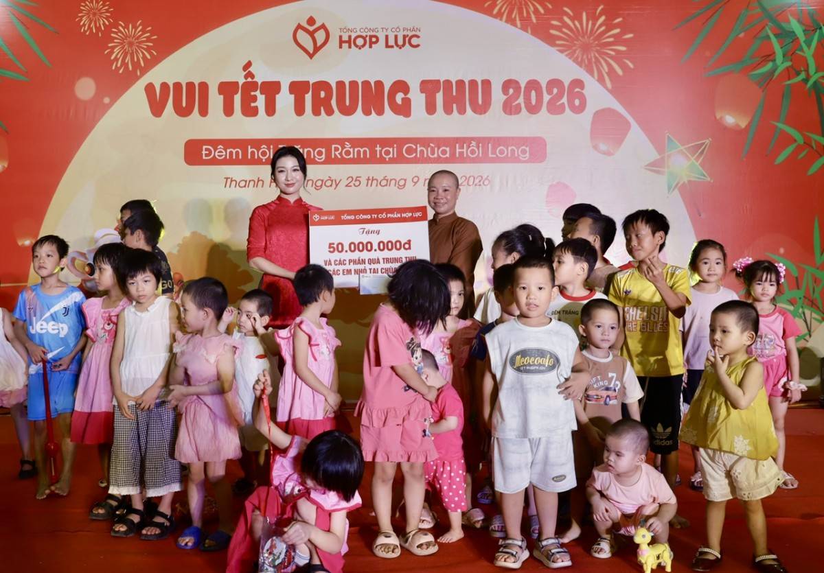 Hợp Lực mang Trung thu yêu thương đến những em nhỏ chùa Hồi Long