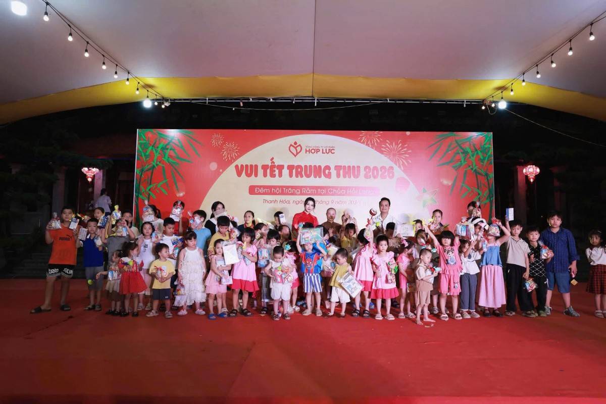 Hợp Lực mang Trung thu yêu thương đến những em nhỏ chùa Hồi Long