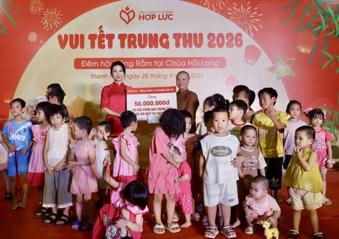 Hợp Lực mang Trung thu yêu thương đến những em nhỏ chùa Hồi Long
