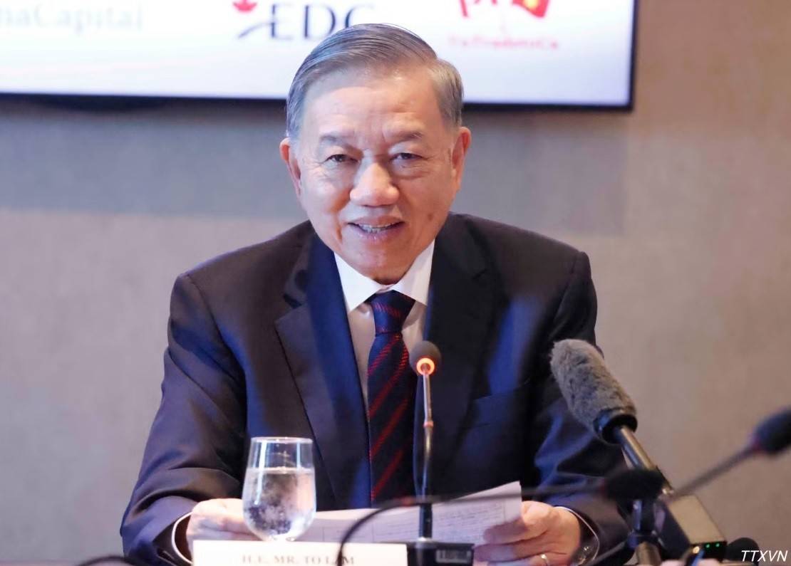 Tổng Bí thư, Chủ tịch nước cho biết, năm 2026, Việt Nam đảm nhiệm vai trò Chủ tịch Hiệp định Đối tác toàn diện và tiến bộ xuyên Thái Bình Dương (CPTPP); mong muốn hai nước không chỉ cùng hưởng lợi từ CPTPP, mong các doanh nghiệp Việt Nam không chỉ xuất khẩu hàng hóa sang Canada, mà từng bước trở thành nhà đầu tư, đối tác, nhà cung cấp và doanh nghiệp có khả năng cạnh tranh trong các chuỗi giá trị tại Canada và Bắc Mỹ.
