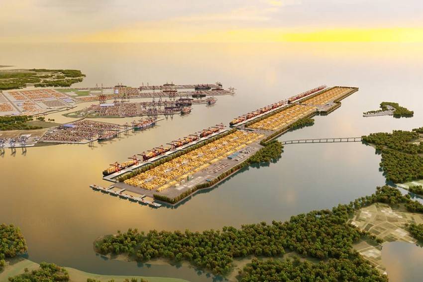 Dự án Cảng trung chuyển quốc tế Cần Giờ được Thủ tướng chấp thuận chủ trương đầu tư vào tháng 1.2025. Dự án dự kiến triển khai tại khu vực cù lao Con Chó, huyện Cần Giờ trước đây, với quy mô sử dụng khoảng 571 ha đất. Tổng mức đầu tư tối thiểu không thấp hơn 50.000 tỉ đồng, thời gian hoạt động 50 năm kể từ ngày có quyết định chủ trương đầu tư.