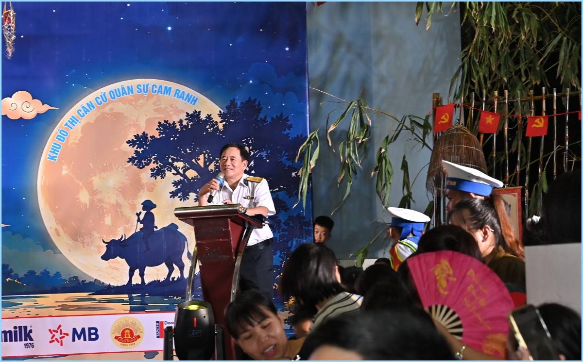 Tạp chí Doanh nghiệp và Hội nhập tham gia “Vầng trăng của biển”, mang Trung thu ấm áp đến con em người lính Hải quân