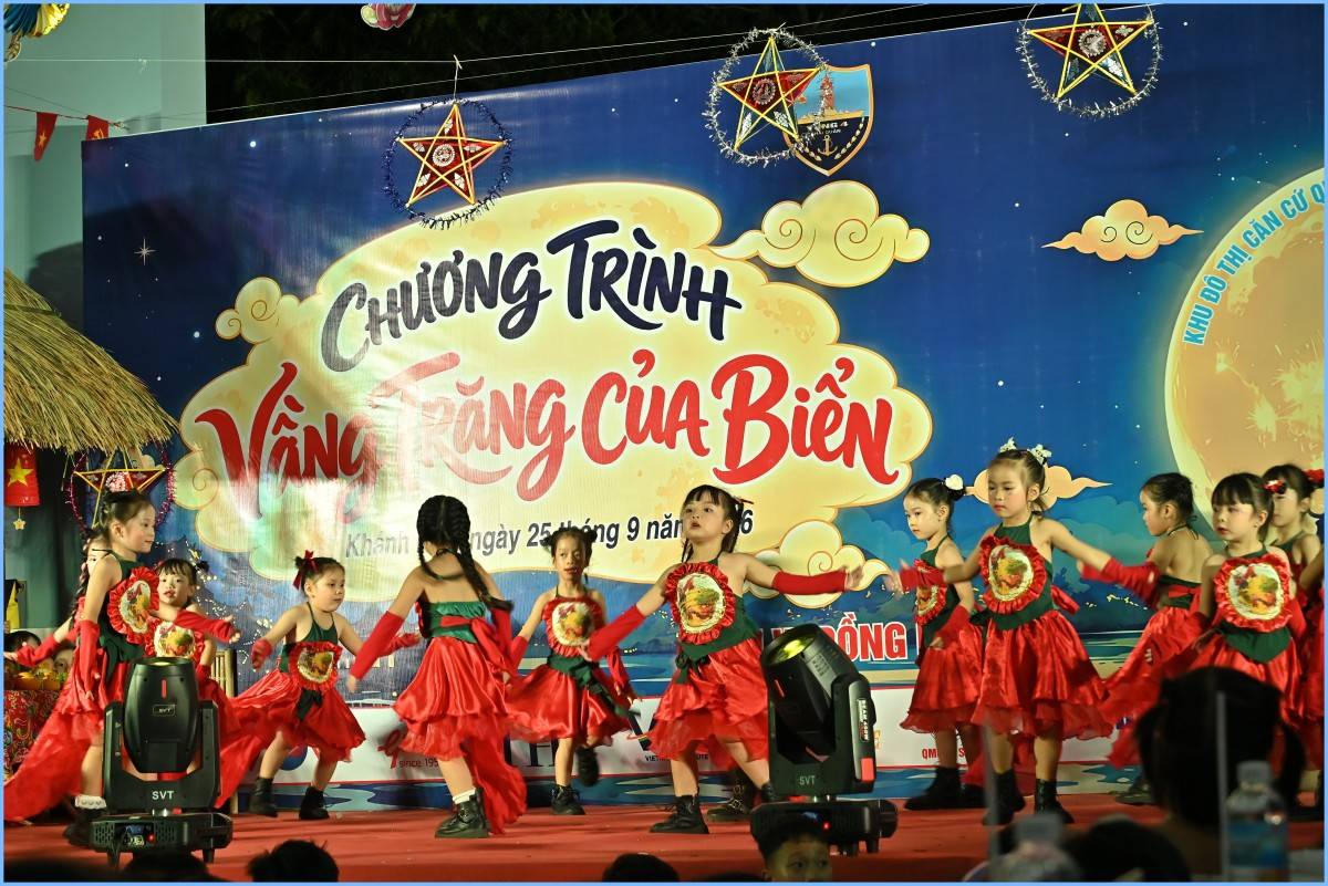 Tạp chí Doanh nghiệp và Hội nhập tham gia “Vầng trăng của biển”, mang Trung thu ấm áp đến con em người lính Hải quân