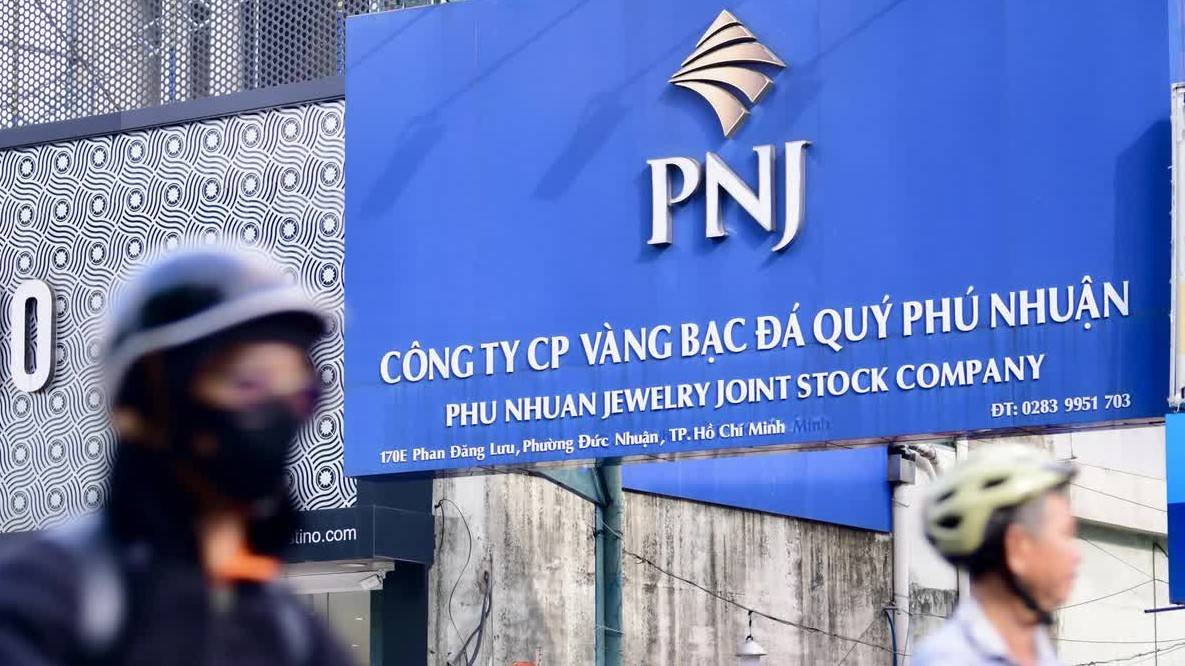 PNJ dự kiến lỗ gần 6.300 tỷ đồng và dự kiến huy động thêm 8.000 tỷ: Dòng tiền đang chịu sức ép lớn?
