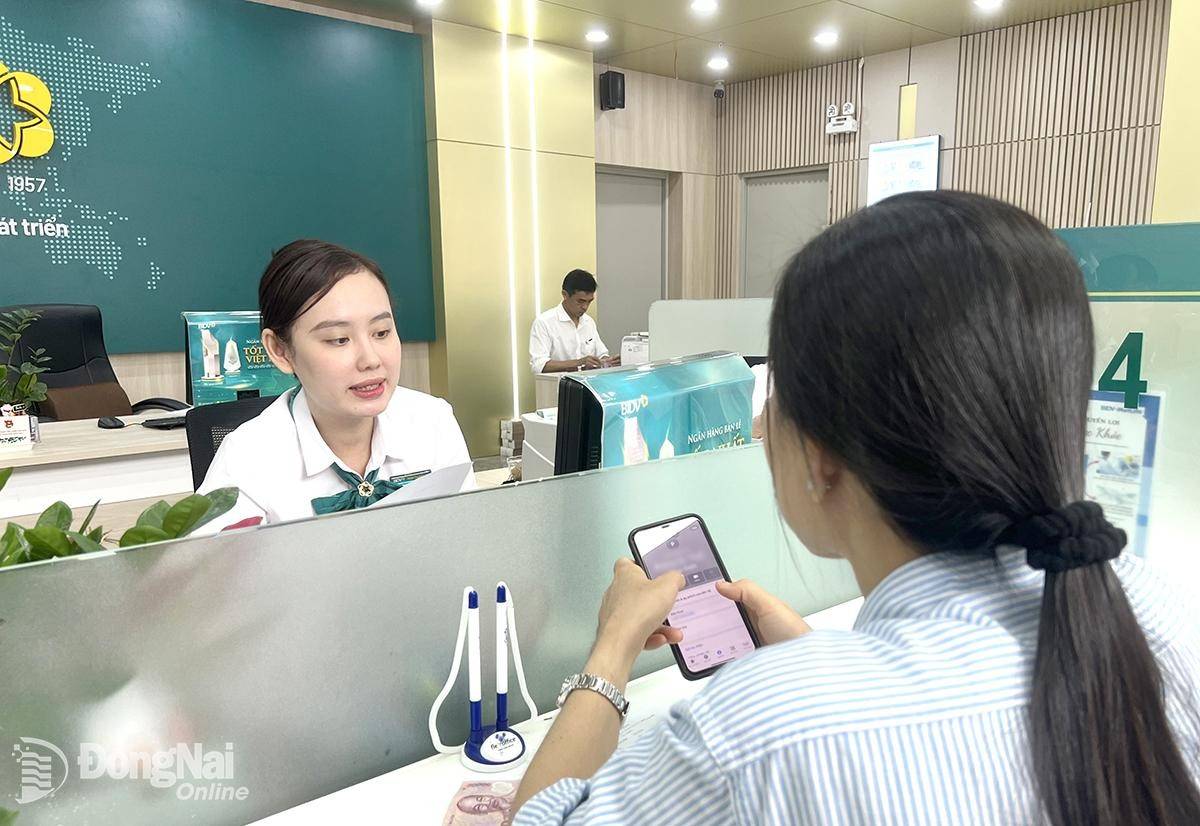 Dòng vốn tín dụng đang tăng cùng hoạt động sản xuất, logistics và thương mại tại Đồng Nai, trong bối cảnh IIP 8 tháng năm 2026 tăng 12,63% và doanh thu kho bãi, dịch vụ hỗ trợ vận tải tăng 28,03%.