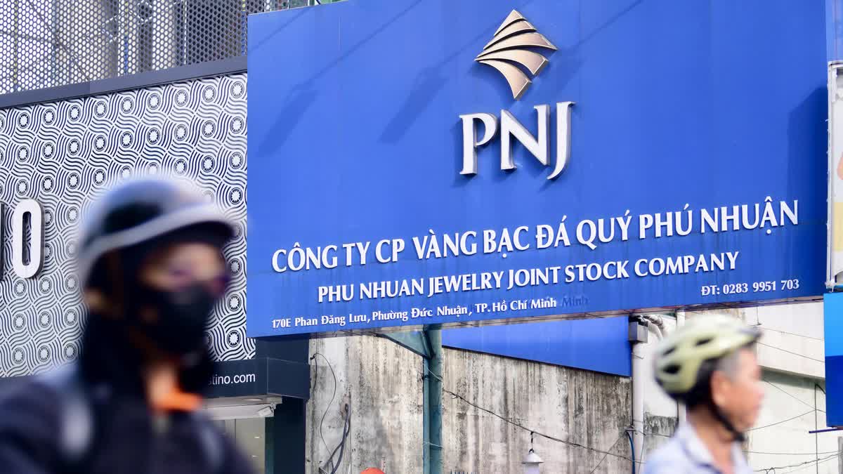 PNJ dự kiến lỗ gần 6.300 tỷ đồng và huy động thêm 8.000 tỷ: Dòng tiền đang chịu sức ép lớn?