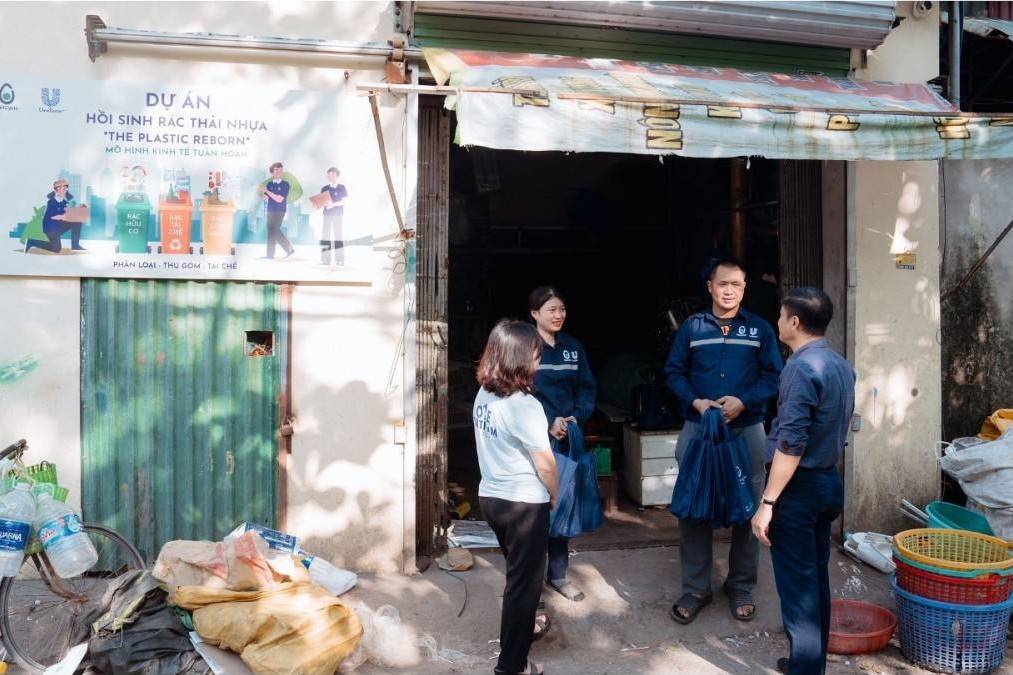 "Bà đồng nát", mắt xích quan trọng đang đứng ngoài chính sách kinh tế tuần hoàn