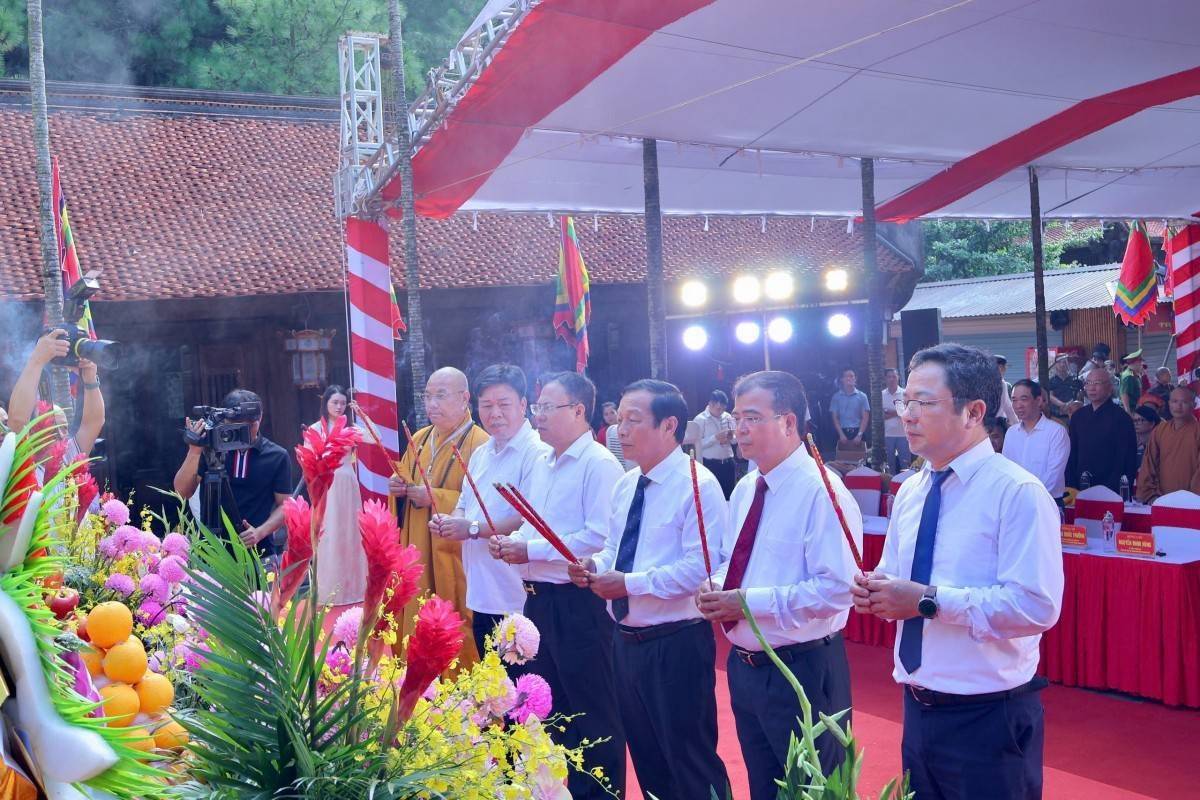 Hải Phòng dâng hương tưởng niệm 584 năm ngày mất Anh hùng dân tộc Nguyễn Trãi