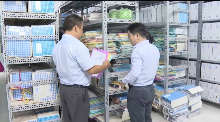 Việc hoàn thiện cơ sở dữ liệu đất đai sẽ tạo nền tảng vững chắc để rút gọn thủ tục hành chính cho người dân và doanh nghiệp trong tương lai. Ảnh: Quang Khang