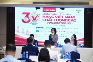 Hàng Việt trước cuộc dịch chuyển từ kệ hàng lên màn hình