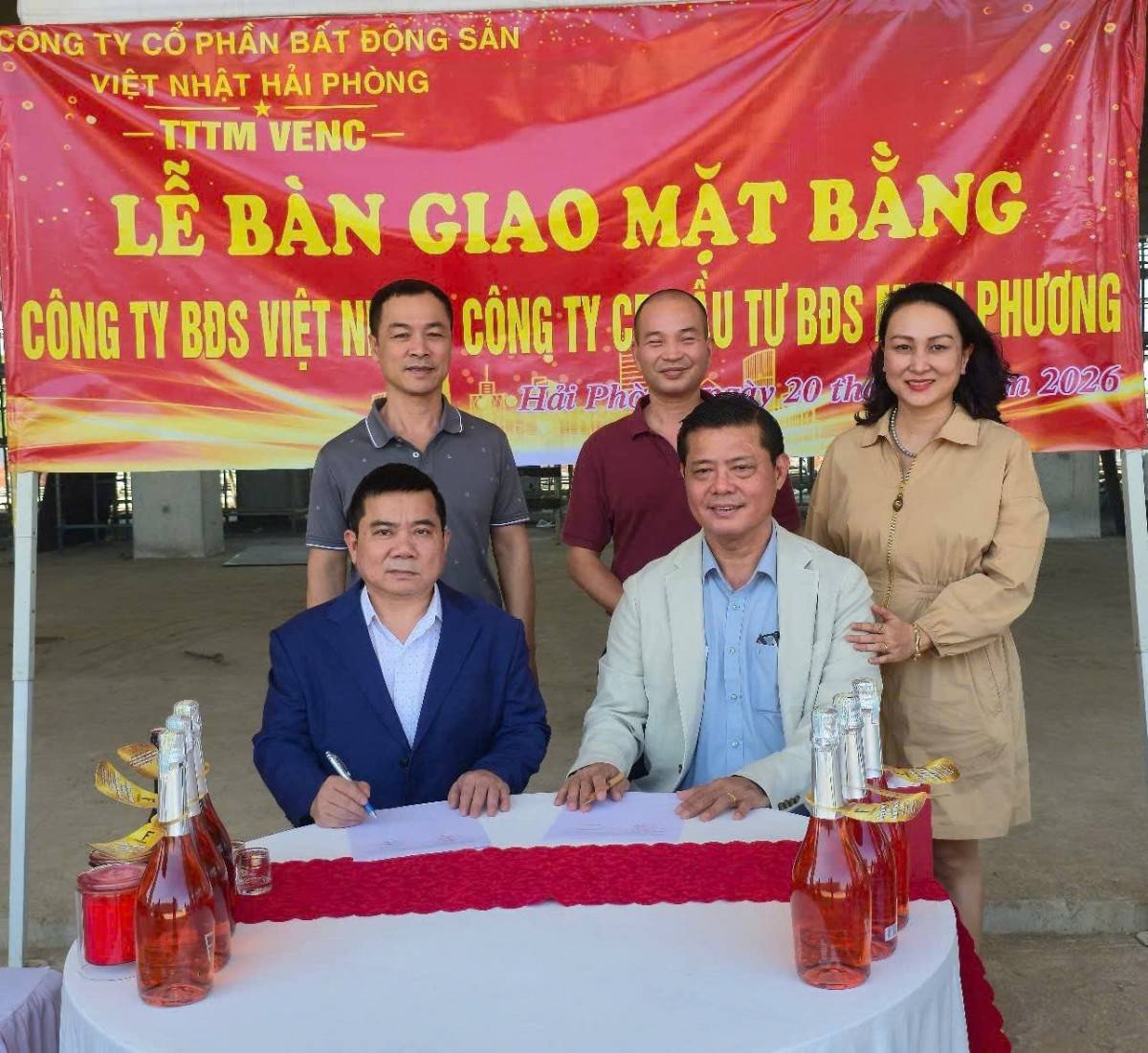 BĐS Việt Nhật bàn giao mặt bằng cho Minh Phương tại TTTM VenC