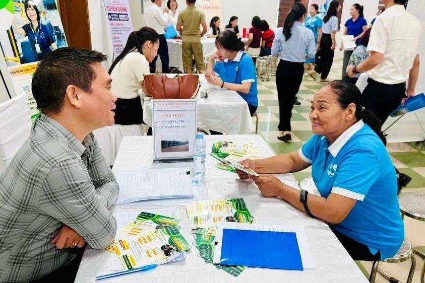 Hà Nội: Thị trường việc làm cuối năm tăng nhu cầu tuyển dụng