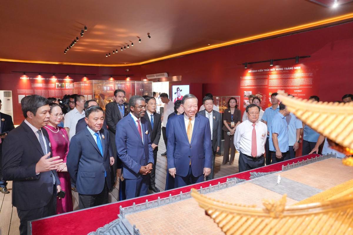 Tổng Bí thư, Chủ tịch nước Tô lâm đến dự sự kiện và thăm không gian trưng bày tính xác thực về phục dựng Điện Kính Thiên và không gian Điện Kính Thiên