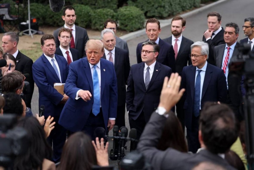 Ông Trump nói không với siết AI, loạt tỷ phú công nghệ chọn cơ chế “tự giám sát”