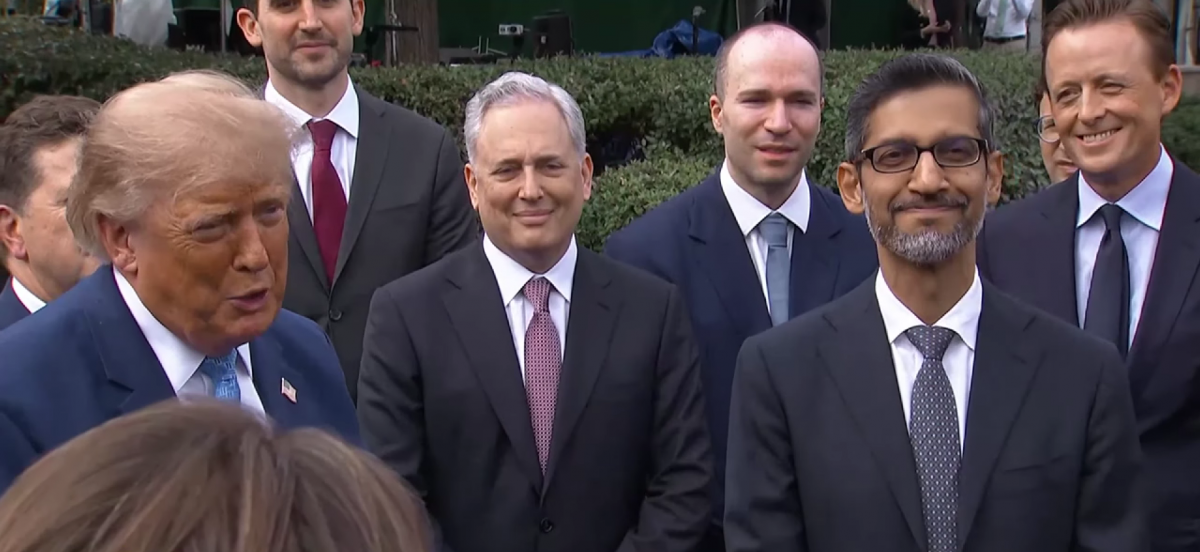 Ông Trump nói không với siết AI, loạt tỷ phú công nghệ chọn cơ chế “tự giám sát”