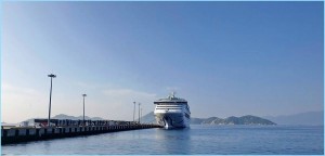 Đón tàu biển quốc tế DREAM với 1.900 du khách cặp cảng Cam Ranh, Khánh Hòa