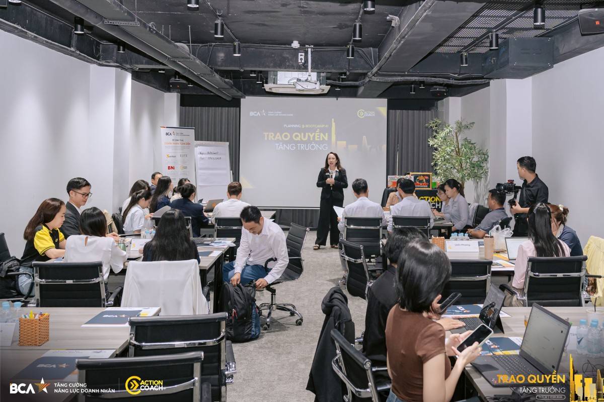 Planning Bootcamp 41 được tổ chức theo mô hình học tập kết hợp giữa hướng dẫn, thảo luận và thực hành trực tiếp trên kế hoạch của từng doanh nghiệp.