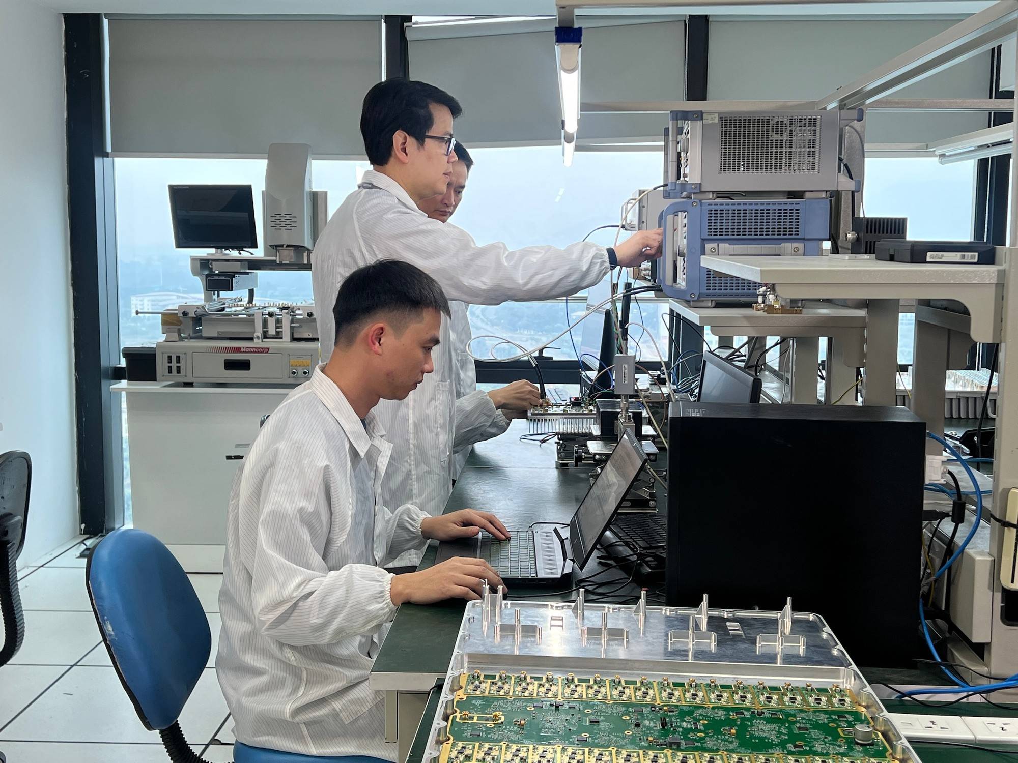 Công nghiệp công nghệ số tăng tốc, doanh thu 9 tháng vượt 5,38 triệu tỷ đồng