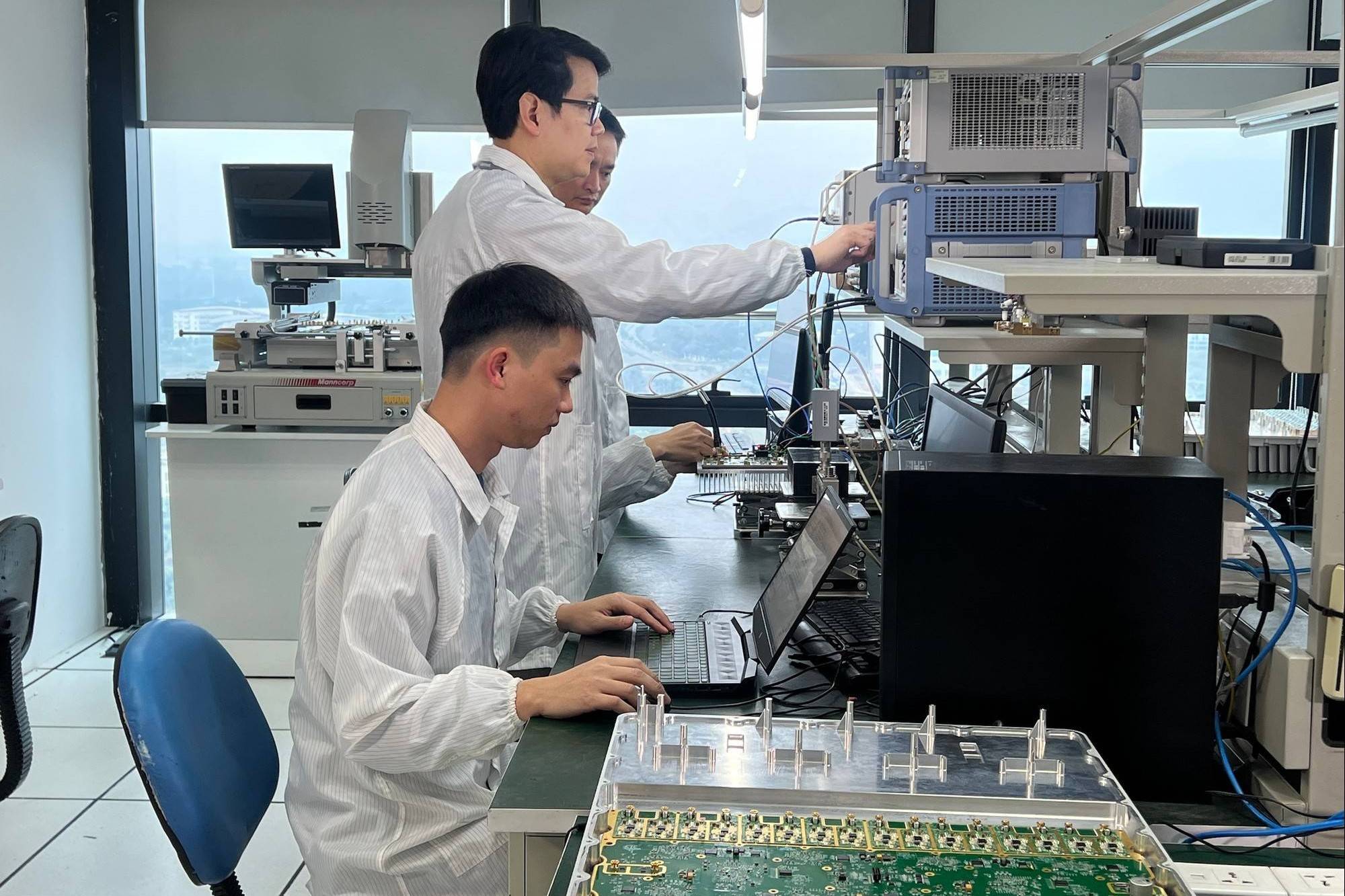 Công nghiệp công nghệ số tăng tốc, doanh thu 9 tháng vượt 5,38 triệu tỷ đồng