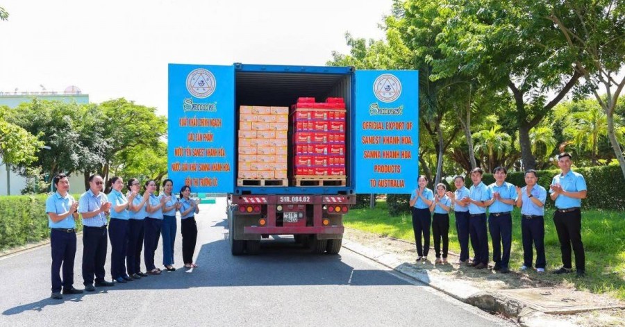 Yến sào Khánh Hòa lần đầu đưa nước giải khát Sanna sang Úc