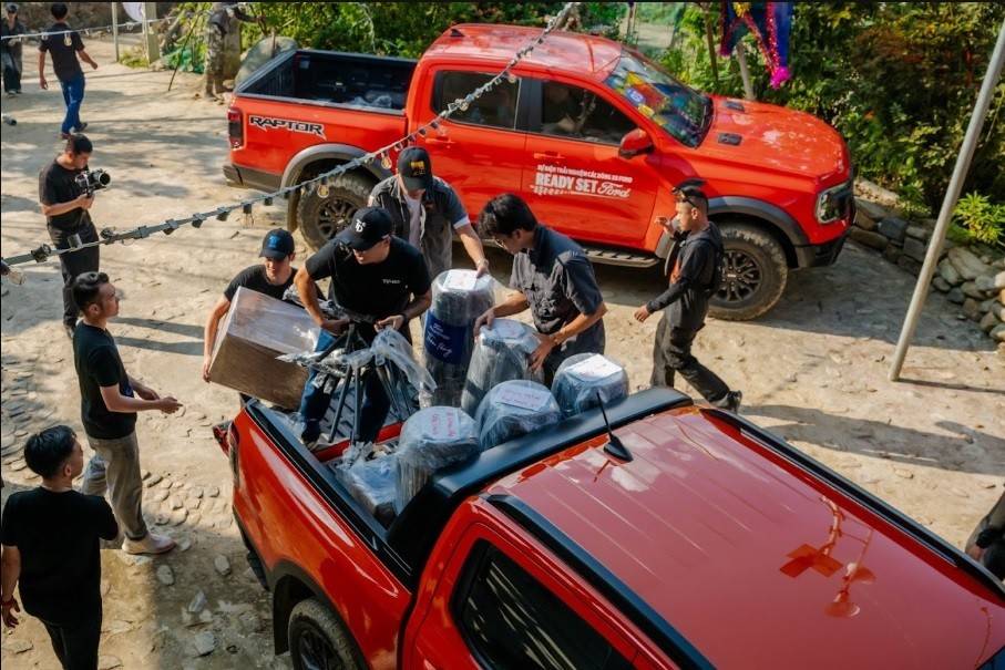 Ford tiếp tục triển khai Tháng Chăm sóc Toàn cầu (Global Caring Month) – chương trình tình nguyện được khởi xướng hơn 20 năm tại hơn 30 quốc gia, tạo điều kiện để nhân viên Ford trực tiếp đề xuất và triển khai các sáng kiến hỗ trợ cộng đồng xung quanh mình, với sự hỗ trợ về ngân sách và giờ công từ Ford. Đến nay, chương trình đã thu hút khoảng 80.000 lượt nhân viên, đóng góp hơn 1 triệu giờ công trên toàn cầu.