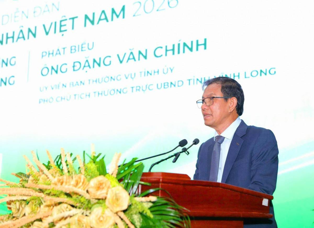 Ông Đặng Văn Chính, Phó chủ tịch UBND tỉnh Vĩnh Long, phát biểu tại buổi đối thoại  ẢNH: NAM LONG