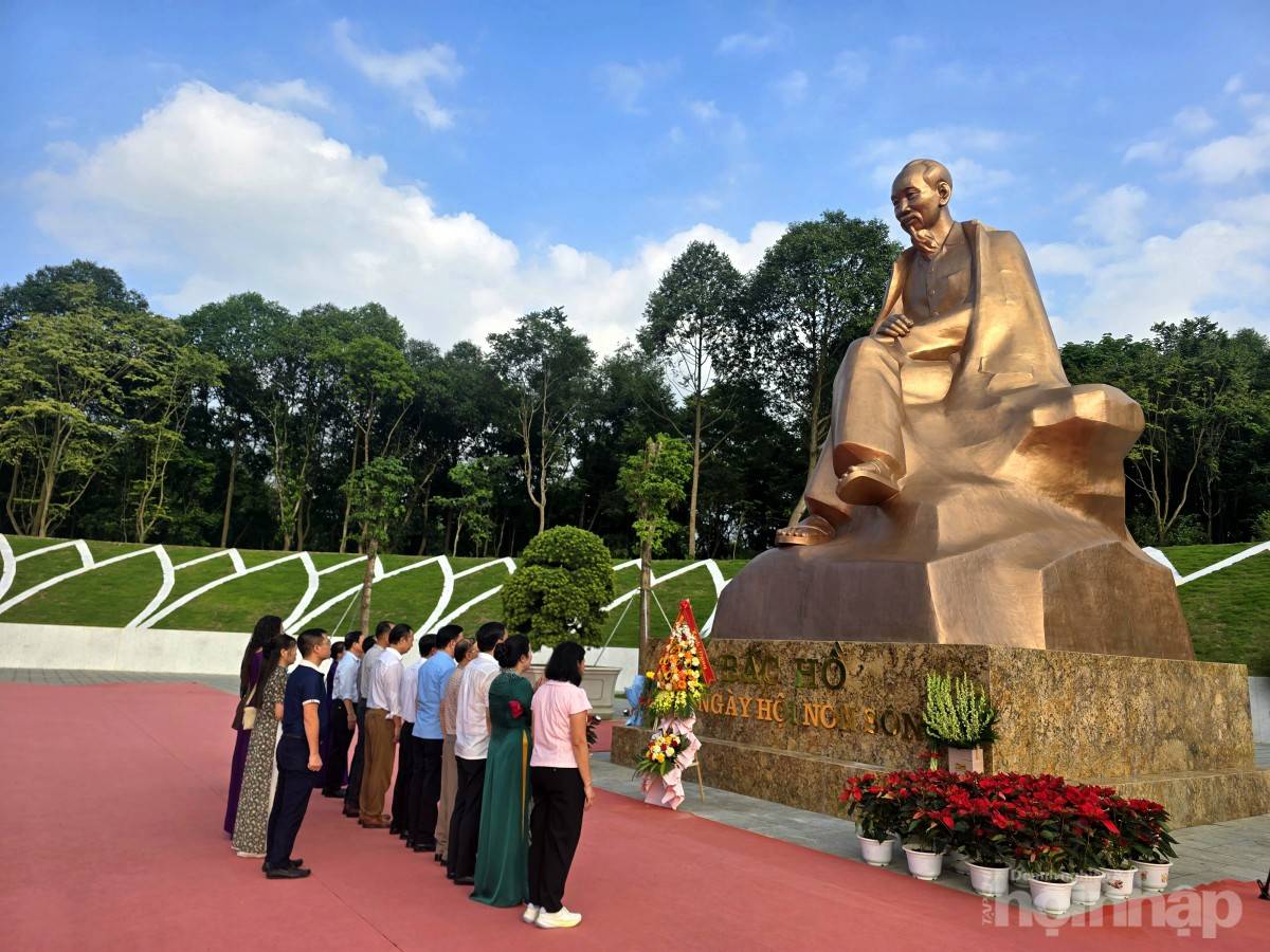 Doanh nhân 5 tỉnh hội tụ Đất Tổ, dâng hương tri ân các Vua Hùng