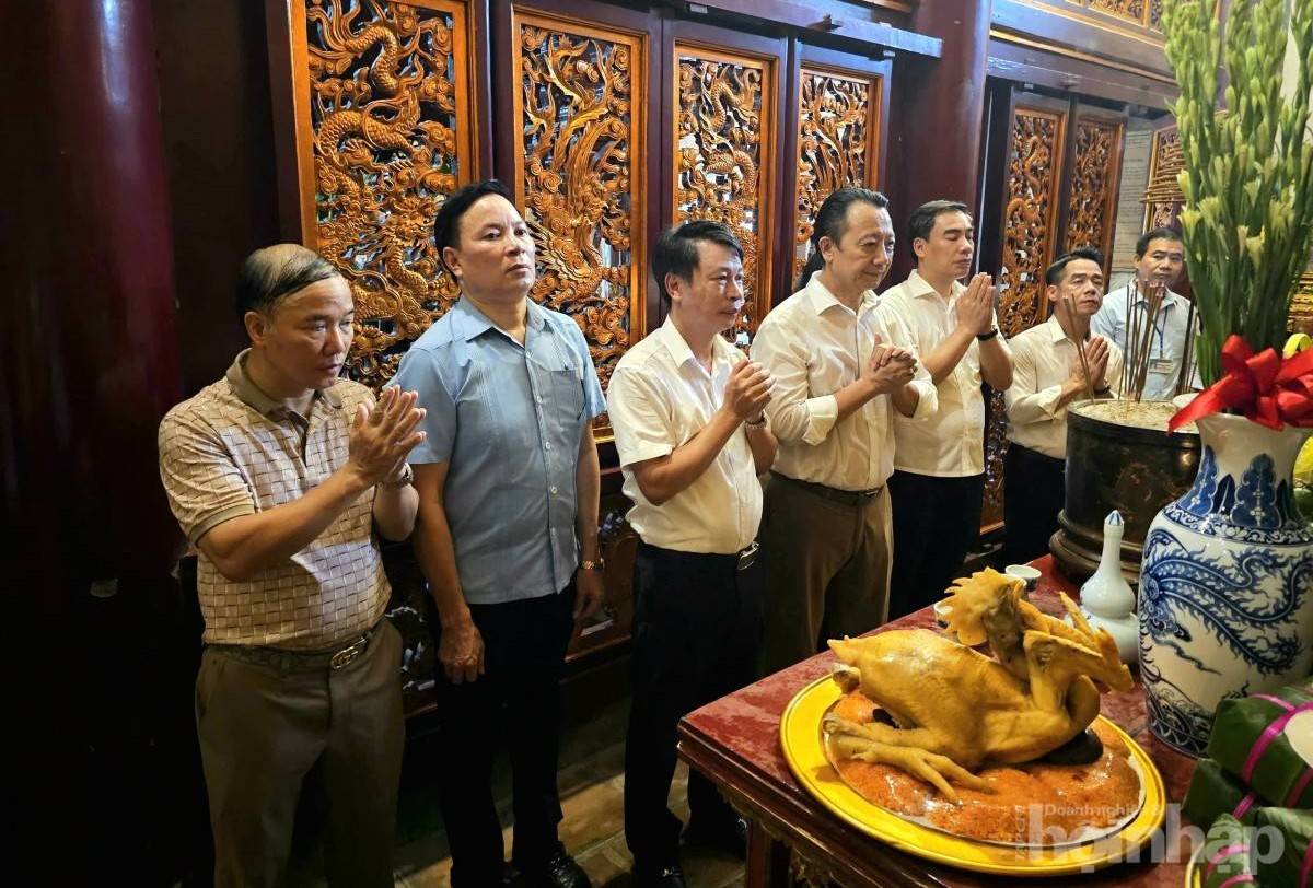 Doanh nhân 5 tỉnh hội tụ Đất Tổ, dâng hương tri ân các Vua Hùng