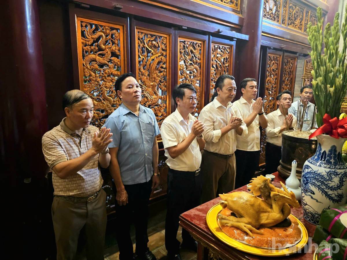 Doanh nhân 5 tỉnh hội tụ Đất Tổ, dâng hương tri ân các Vua Hùng