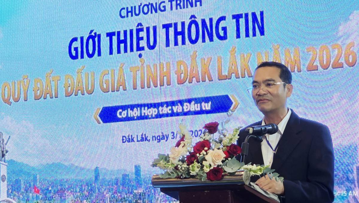  Ông Vũ Thanh Hưng - Giám đốc Trung tâm Phát triển quỹ đất tỉnh Đắk Lắk phát biểu tại chương trình.