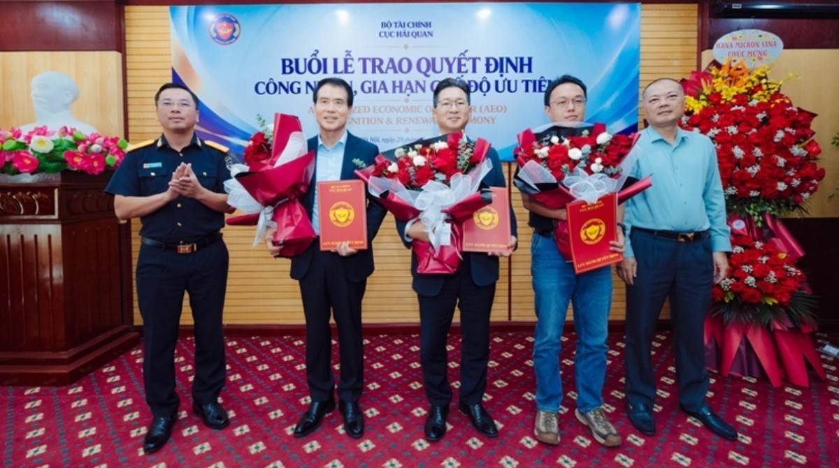 Ba doanh nghiệp FDI công nghệ cao được công nhận doanh nghiệp ưu tiên