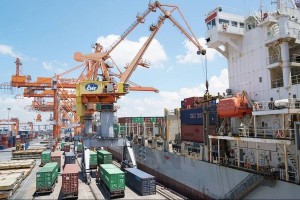Xuất nhập khẩu tháng 9 đảo chiều, 9 tháng vẫn nhập siêu gần 19,4 tỷ USD