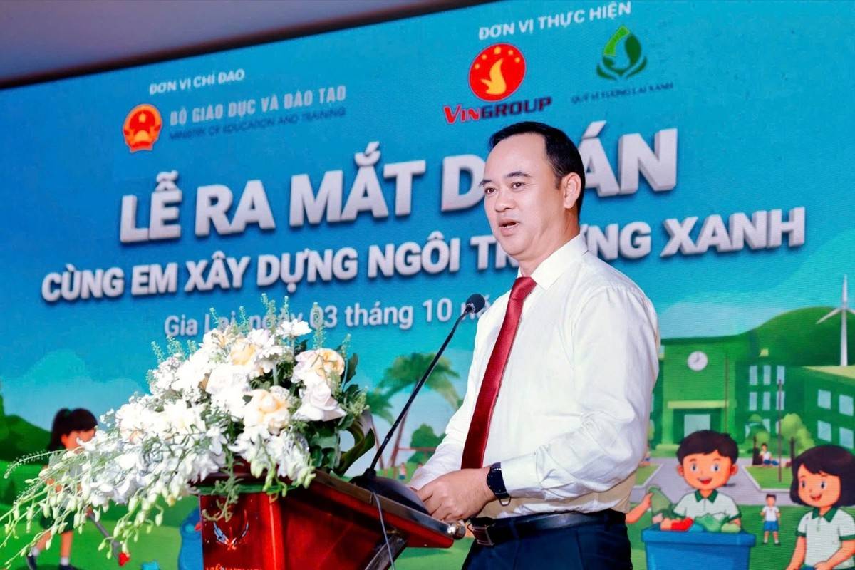 TS. Trần Nam Tú, Phó Cục trưởng Cục Khoa học, Công nghệ và Thông tin, Bộ Giáo dục & Đào tạo, phát biểu tại buổi công bố dự án “Cùng em xây dựng ngôi trường xanh”. Ảnh: BTC.