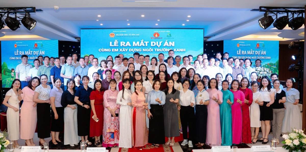 Đại diện các trường học tham gia buổi công bố dự án. Ban tổ chức cho biết dự án đặt mục tiêu thu hút 200 trường tham gia mạng lưới trường học xanh trên cả nước. Ảnh: BTC.