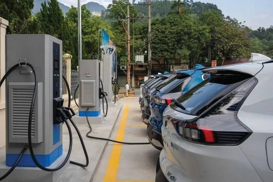 Trạm sạc xe điện và dòng tiền từ tín chỉ carbon