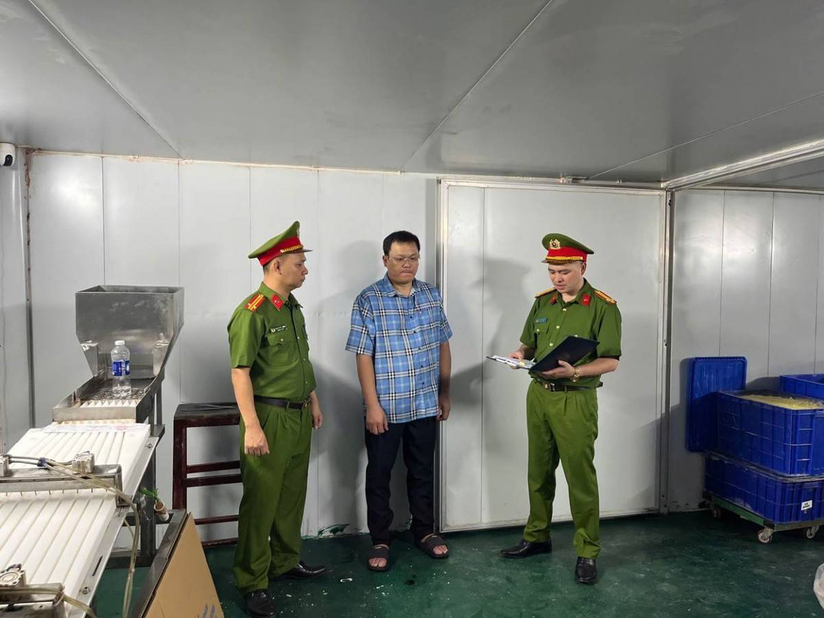 Hé lộ pháp nhân đứng sau vụ sản xuất hàng triệu lọ C sủi giả cho trẻ em