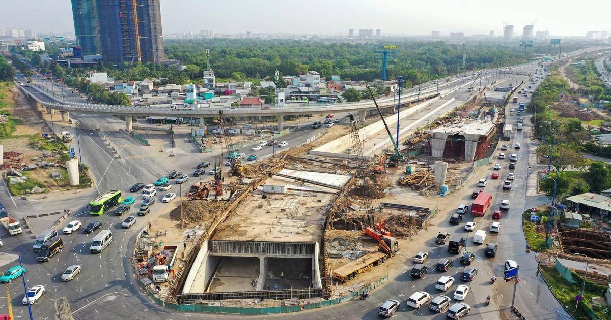 Hạ tầng giao thông là một trong những lĩnh vực cần nguồn vốn đầu tư lớn tại TP. Hồ Chí Minh.