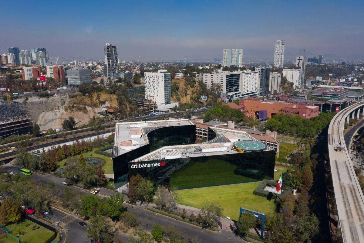 Tòa nhà Banamex tại Mexico City với quy mô của tổ chức tài chính mà doanh nhân Fernando Chico Pardo tham gia sở hữu và giữ vai trò Chủ tịch Hội đồng quản trị.