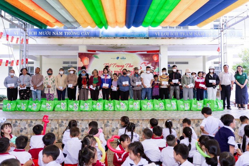 Phúc Long mang niềm vui đến hơn 400 trẻ em Phường B’lao