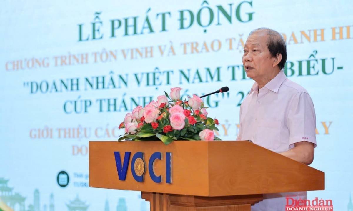 Ông Hoàng Quang Phòng, Phó Chủ tịch VCCI phát biểu tại Lễ phát động chương trình “Doanh nhân Việt Nam tiêu biểu - Cúp Thánh Gióng” 2026. Ảnh: VCCI.
